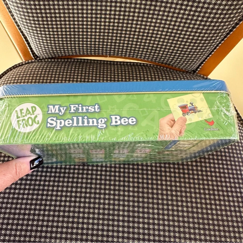 LeapFrog My First Spelling Bee Game 240 Spelling Bee Cards in Metal Container